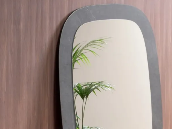 Specchio moderno con cornice in ceramica Edgeless di Bonaldo