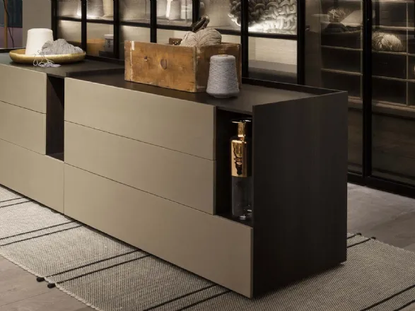 Comodino Tip in legno e laccato di Lema