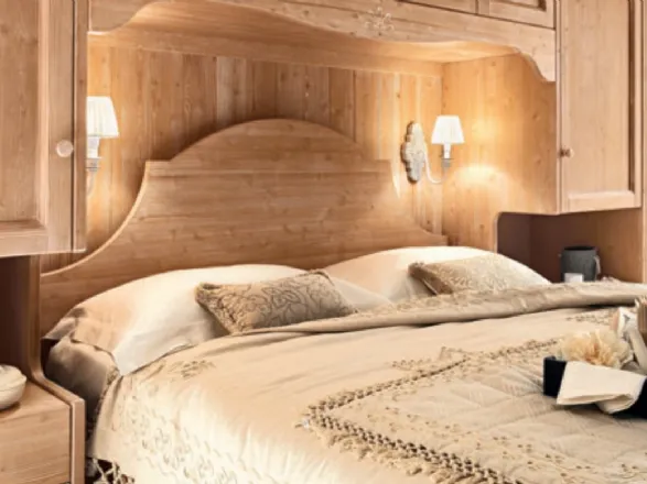 Letto matrimoniale classico in legno Campana di Callesella