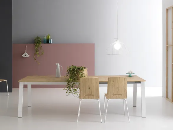 Tavolo moderno allungabile da cucina in laminato Delta di Pointhouse