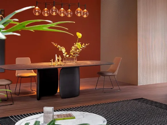 Tavolo di elegante design con piano ovale Mellow di Bonaldo