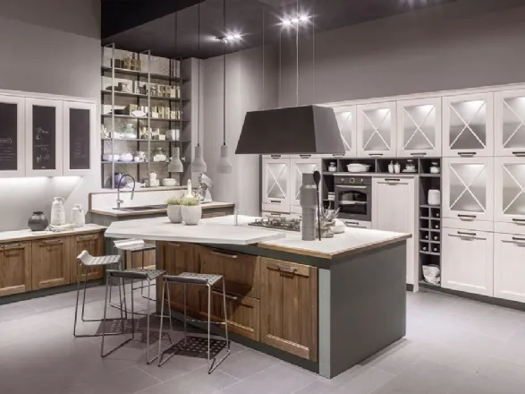Cucina ad angolo con vetrine pensili in legno Eva di Arrex