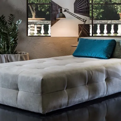 Divano modulare in tessuto trapuntato Chailly di Flexstyle