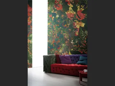 Carta da parati nei toni del verde, rosso e giallo Flower Power di London Art