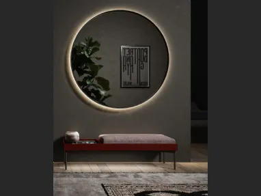 Specchio Astrid con cornice in laccato ossidato retroilluminata di Novamobili