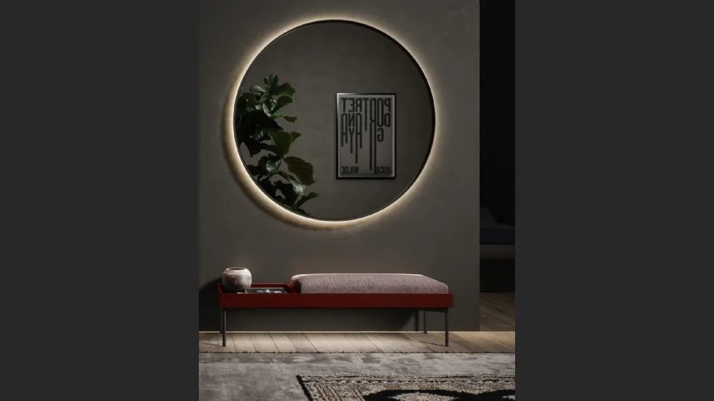 Specchio Astrid con cornice in laccato ossidato retroilluminata di Novamobili