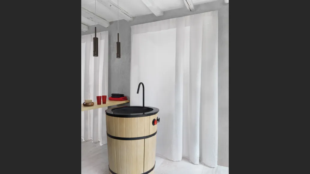 Tenda T Settantaquattro semitesa con pieghe profonde laterali di Athena Collezioni