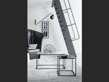 Tavolino Team con base in metallo e top disponibile in varie finiture di Novamobili