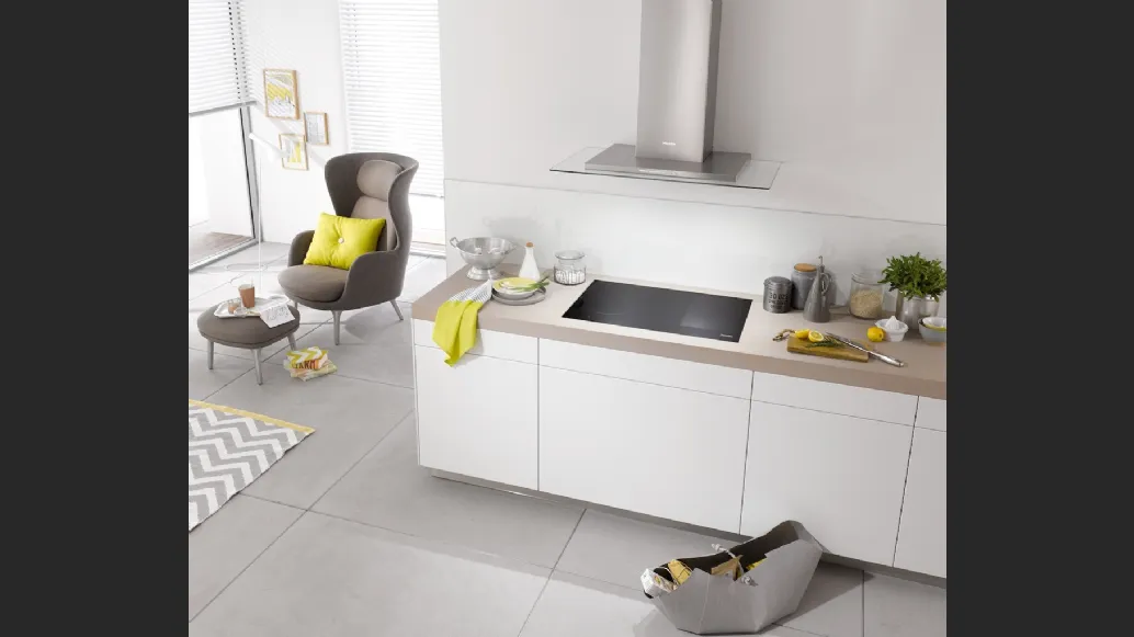 Cappa Aspirante DA 5798 W Next Step a parete con illuminazione Led di Miele