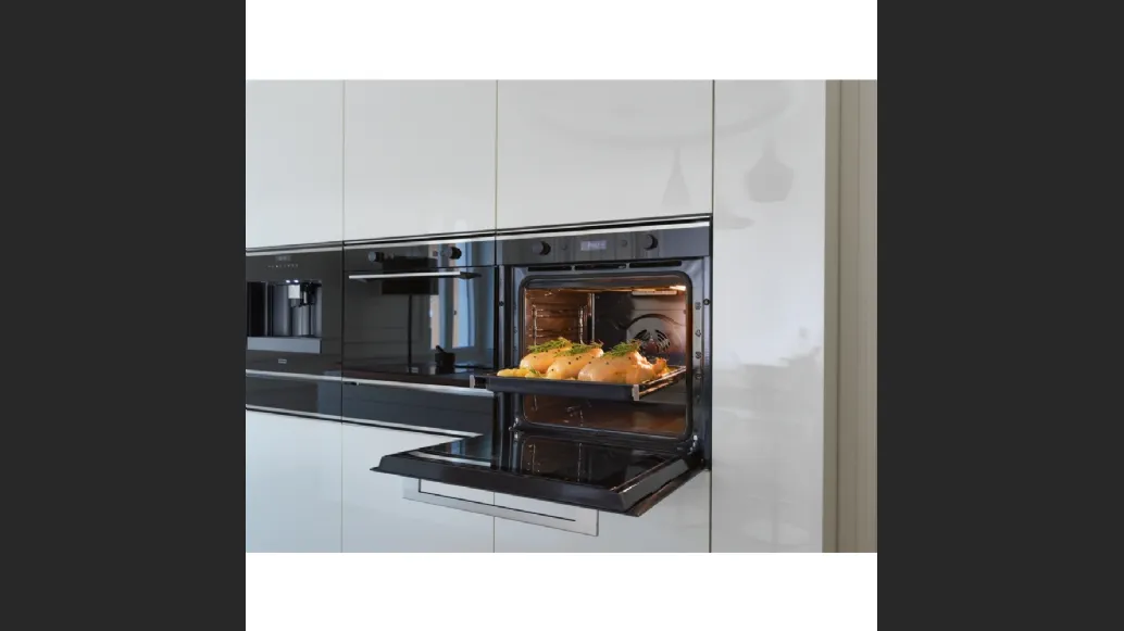 Forno a microonde Mythos versatile e potente di Franke