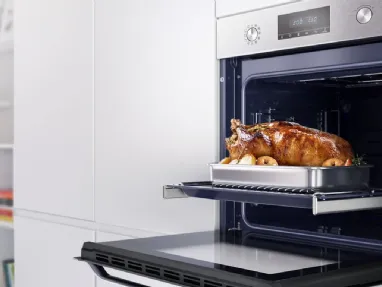 Forno Multifunzione Serie Avant NV70K2340RB di Samsung