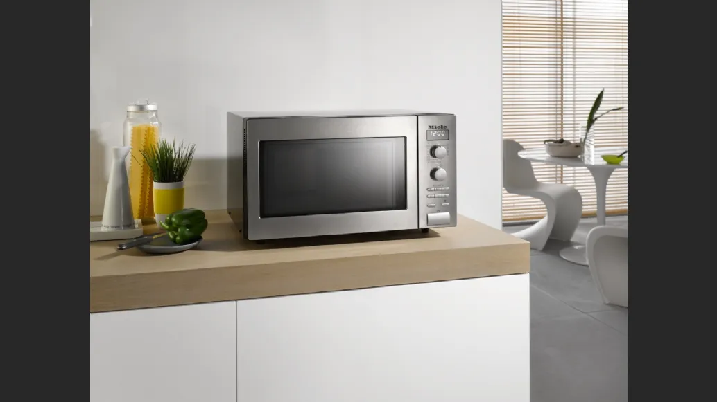 Forno a Microonde con Grill M 6012 SC con programmi automatici di Miele