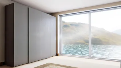 Armadio Zen in legno laccato di Fratelli Elli