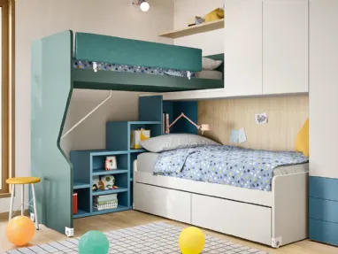Cameretta a ponte con letto a castello Kids space 19 di Nidi
