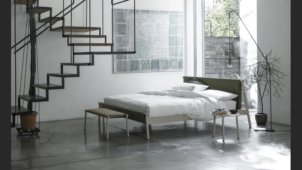 Letto con struttura in metallo e testiera in tessuto Jack di Bolzan Letti