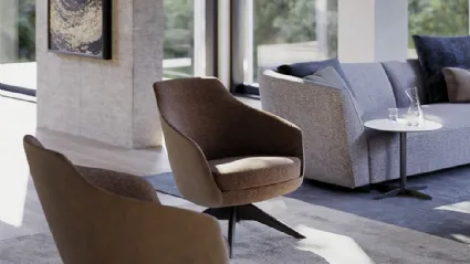 Poltroncina con base girevole in legno Celine di Art Nova