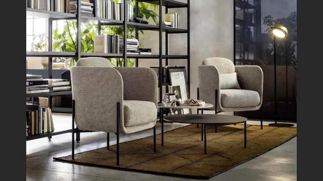Poltroncina Haiku in tessuto imbottito di Novamobili