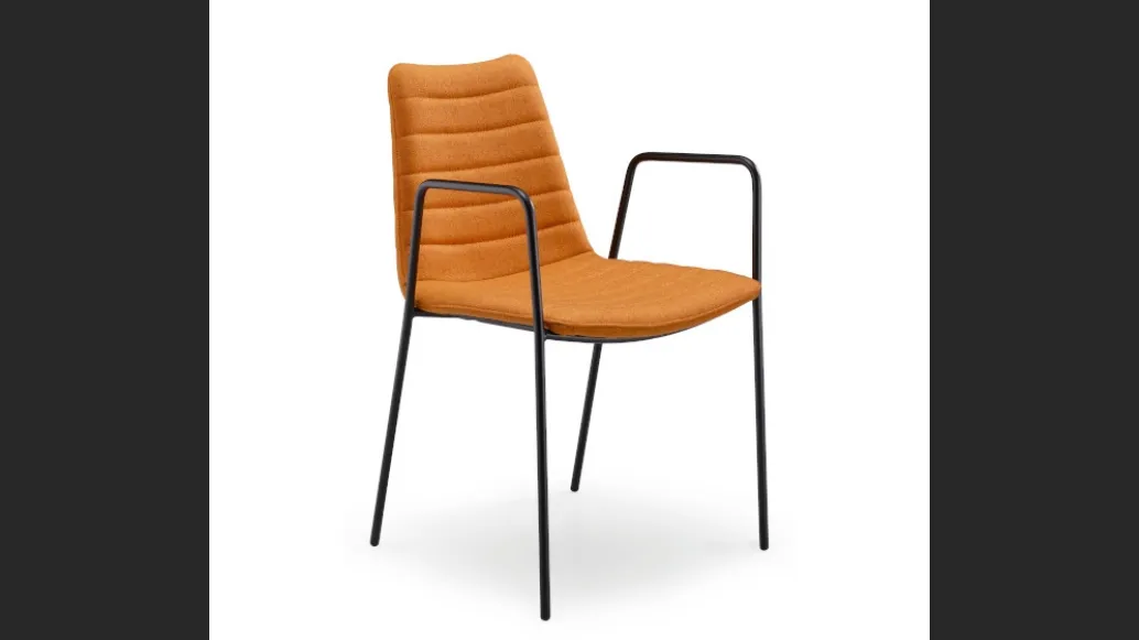 Sedia in tessuto con braccioli Cover P M TS di Midj