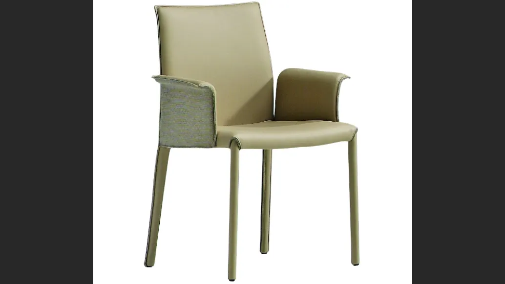 Sedia con braccioli completamente rivestita in pelle Nuvola PB R_TS di Midj