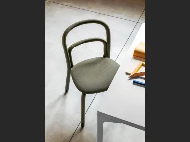 Sedia rivestita in tessuto con piedini in acciaio Pippi S R_TS di Midj