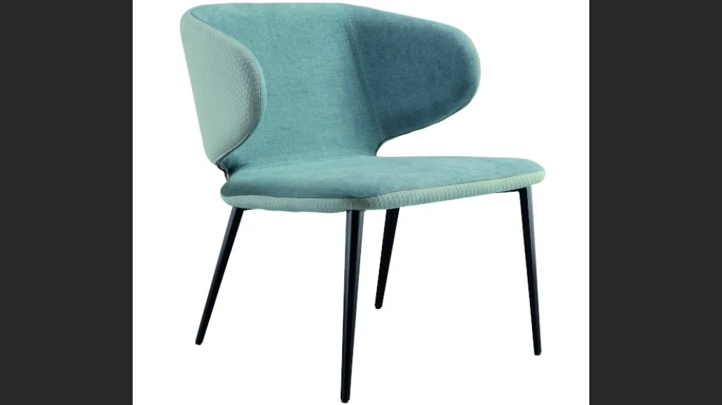 Sedia lounge in tessuto con gambe in metallo verniciato Wrap AP M TS di Midj