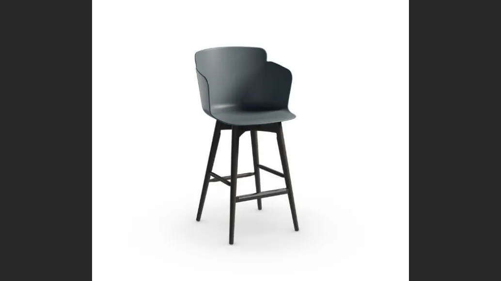 Sgabello con struttura in legno e seduta in plastica Calla LR PP di Midj