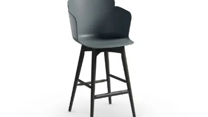 Sgabello con struttura in legno e seduta in plastica Calla LR PP di Midj