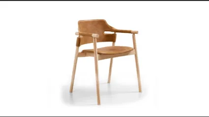 Sedia in cuoio e legno con braccioli Suite P L CU di Midj