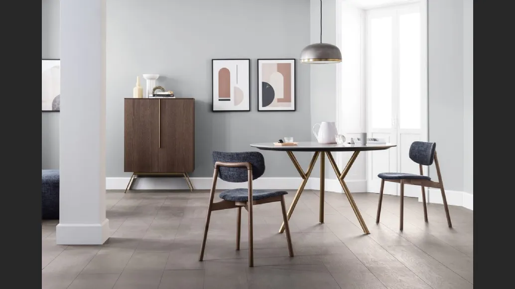 Tavolo rotondo Sunny con top in marmo Bianco di Carrara e gambe in metallo di Novamobili