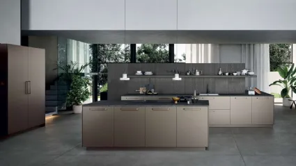 Cucina Moderna con isola Area 22 maniglia 02 in laccato opaco di Dibiesse