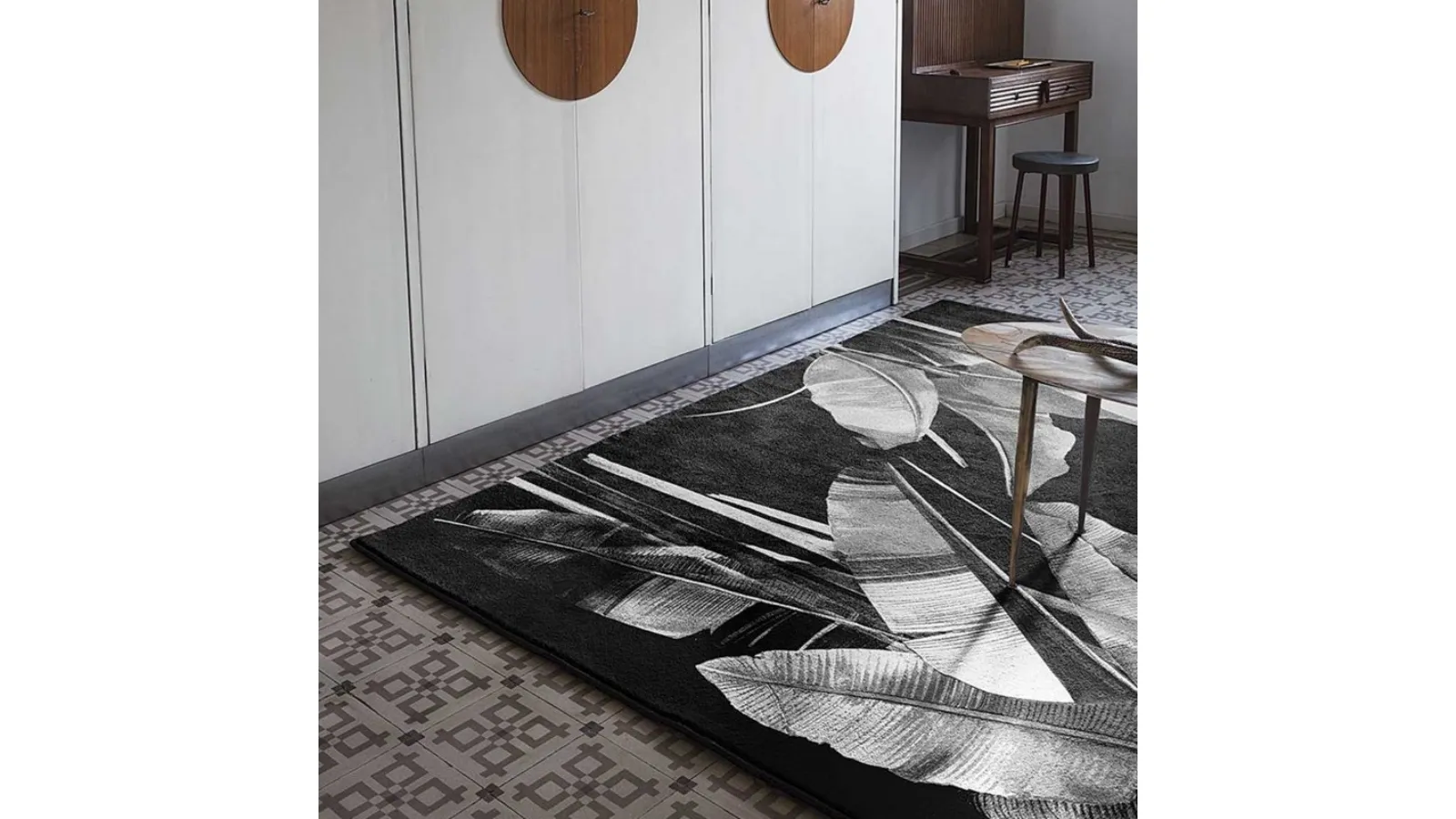 Tappeto con foglie in toni di grigio Personalizzato 02 di Cigierre