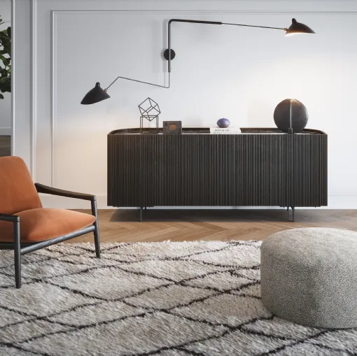 Madia Apelle con struttura in metallo e ante rivestite in pelle di Midj