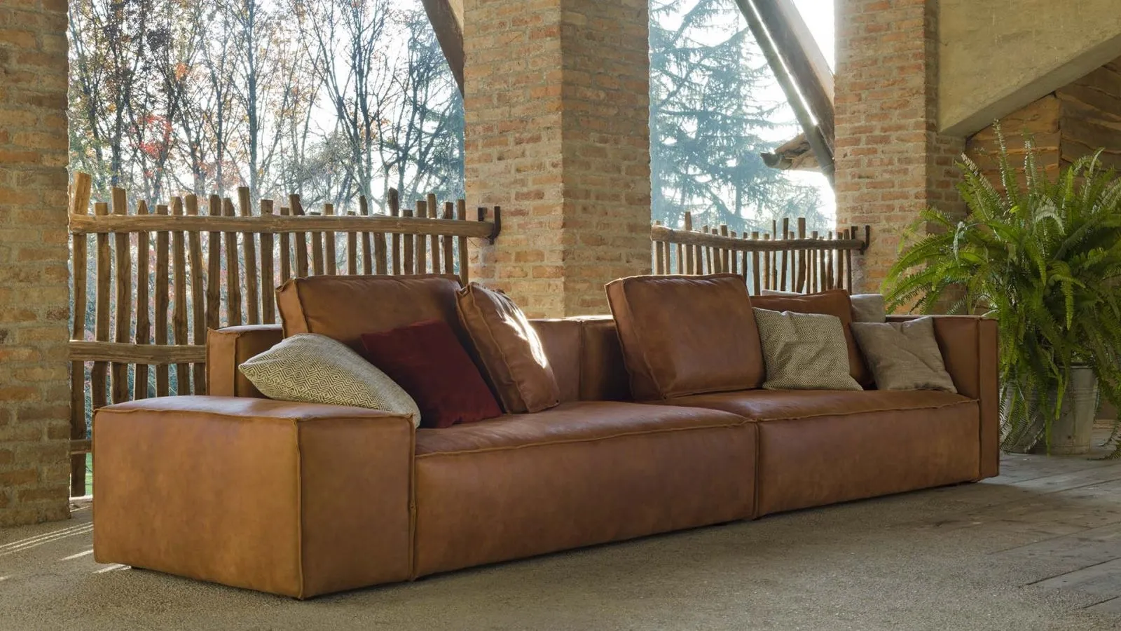 Divano lineare Strauss Taglio Vivo di Flexstyle